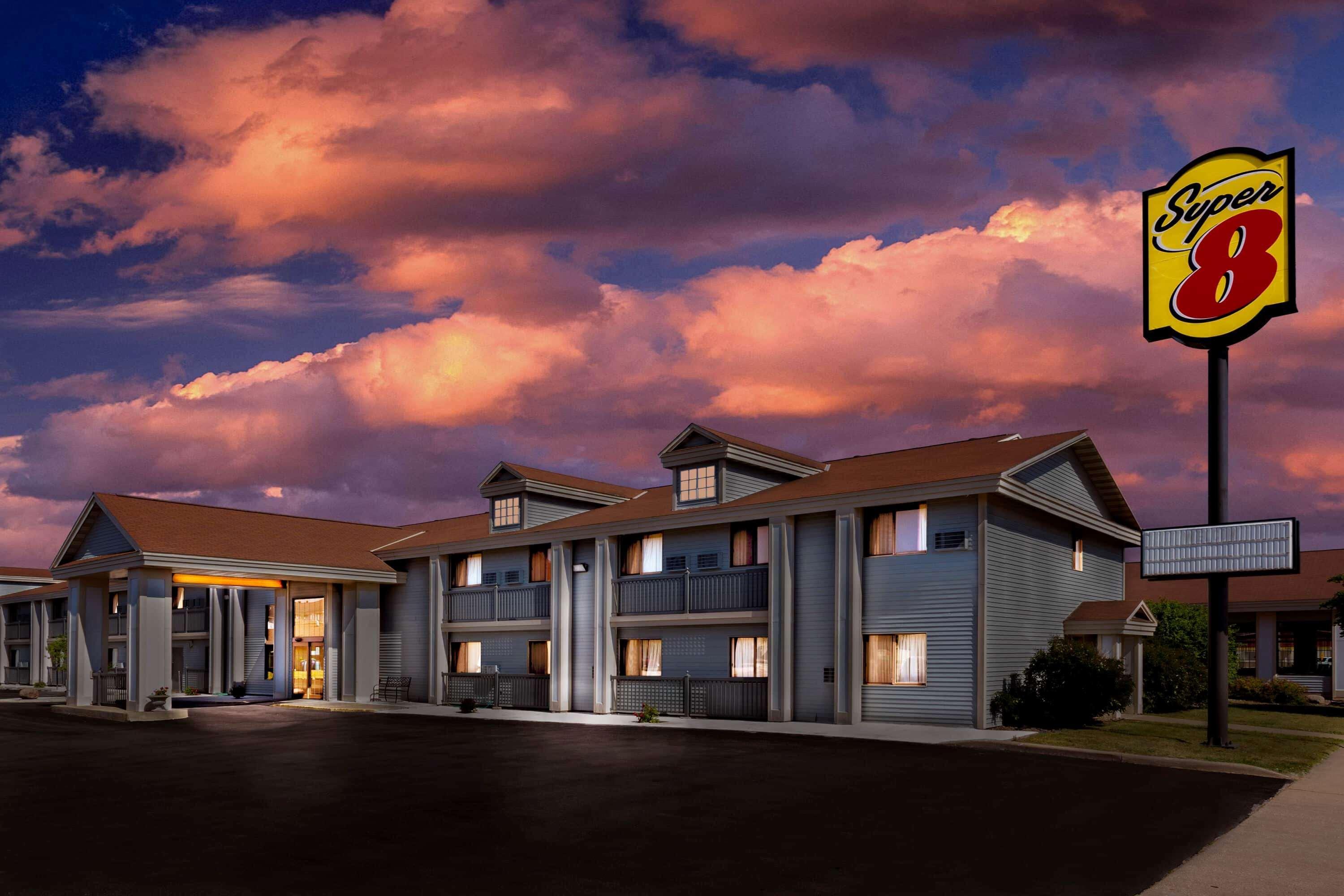 Super 8 By Wyndham La Crosse Exterior foto