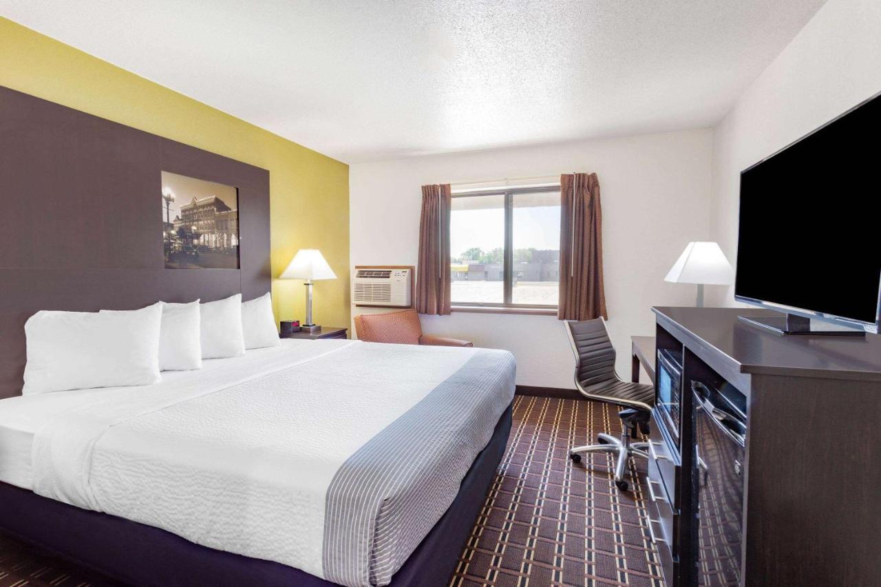 Super 8 By Wyndham La Crosse Exterior foto